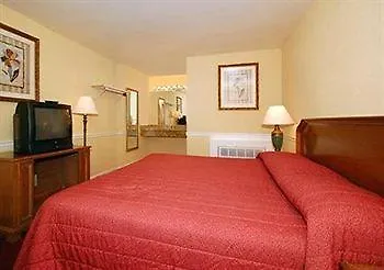 Rodeway - La Grange 3*